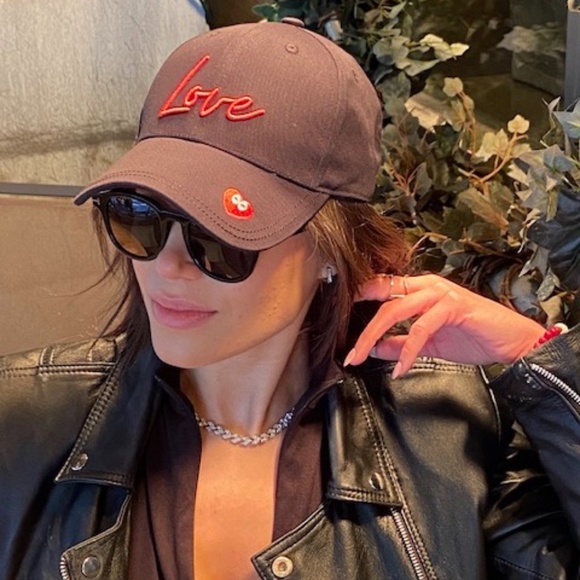 Crazy Hearts Designs, 3D Embroidered  "  Love " Hat in Black - Size: Adjustable - Picture 1 of 4